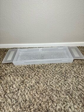 NWOT Clear Plastic Bath Caddy Tray
